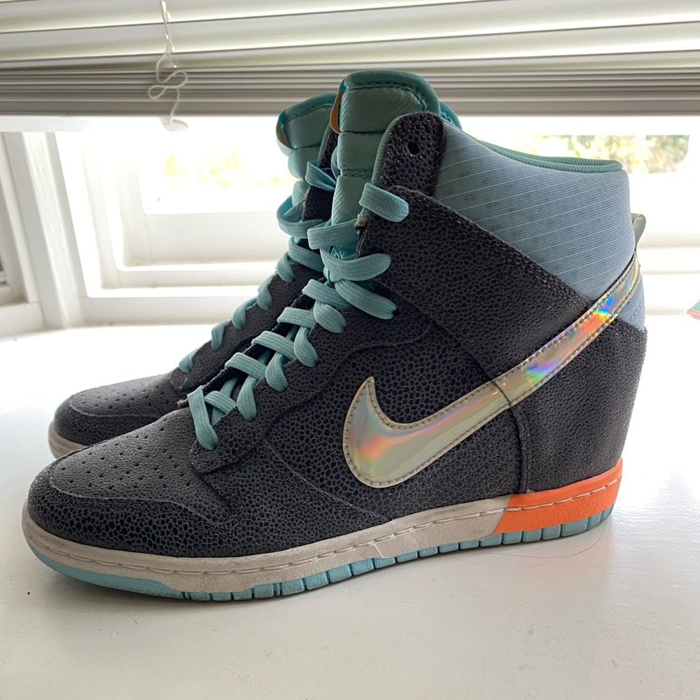 Nike Sky-Hi Dunk Sting-Ray Gray, Hologram Swoosh